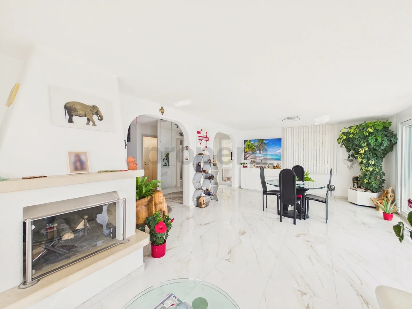 Panoramic View and Independent Apartment 2.5 Rooms - Photo 4 of 13