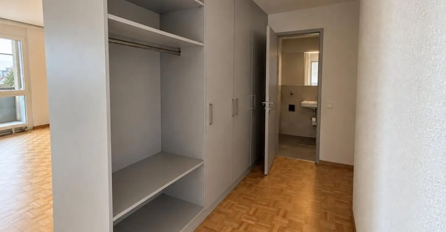 Appartement 3.5 pièces fraîchement rénové à Ostermundigen - Photo 6 sur 7
