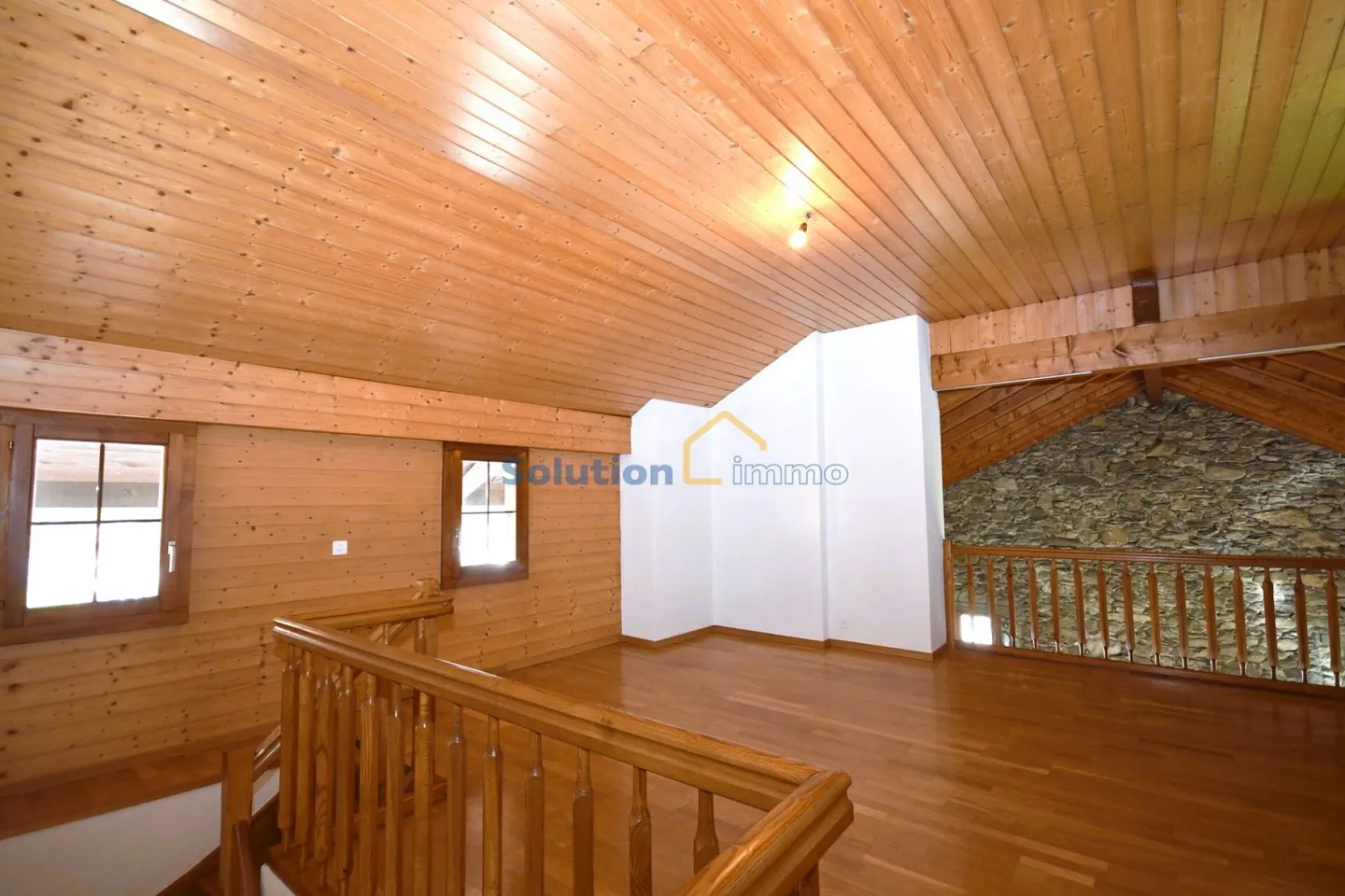 Large living area - Photo 10 of 16