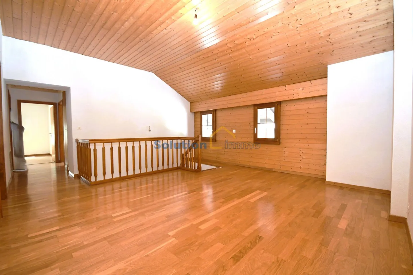 Large living area - Photo 11 of 16