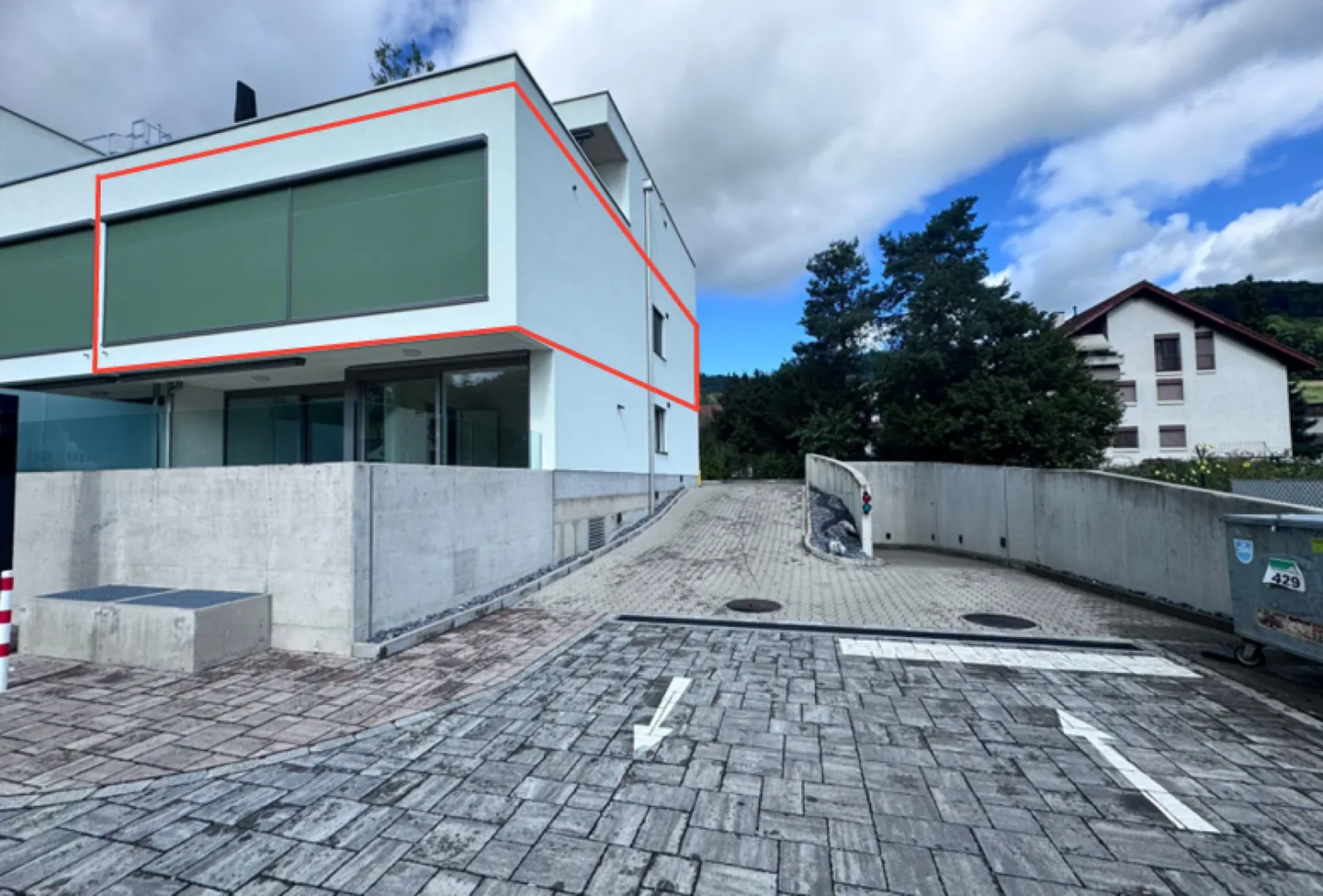 Appartamento esclusivo di 4,5 locali al 1° piano, incluso posto auto in garage sotterraneo - Foto 1 di 12