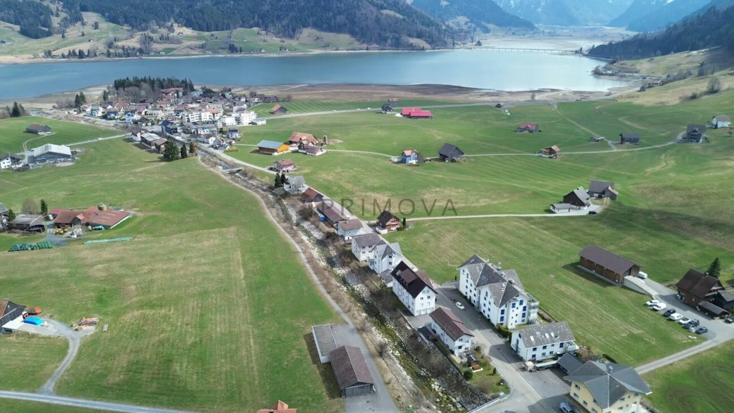 Appartement ensoleillé avec vue panoramique sur le lac et les montagnes dans le paradis de plein air de la belle Sihlebene. - Photo 19 sur 19
