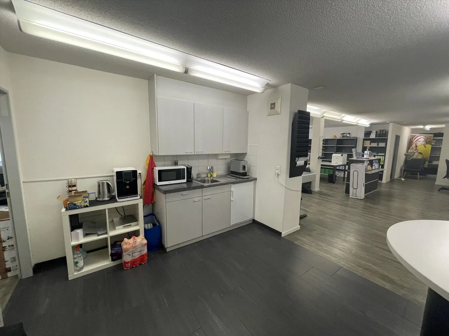 Emplacement idéal pour vos bureaux ! - Photo 6 sur 9