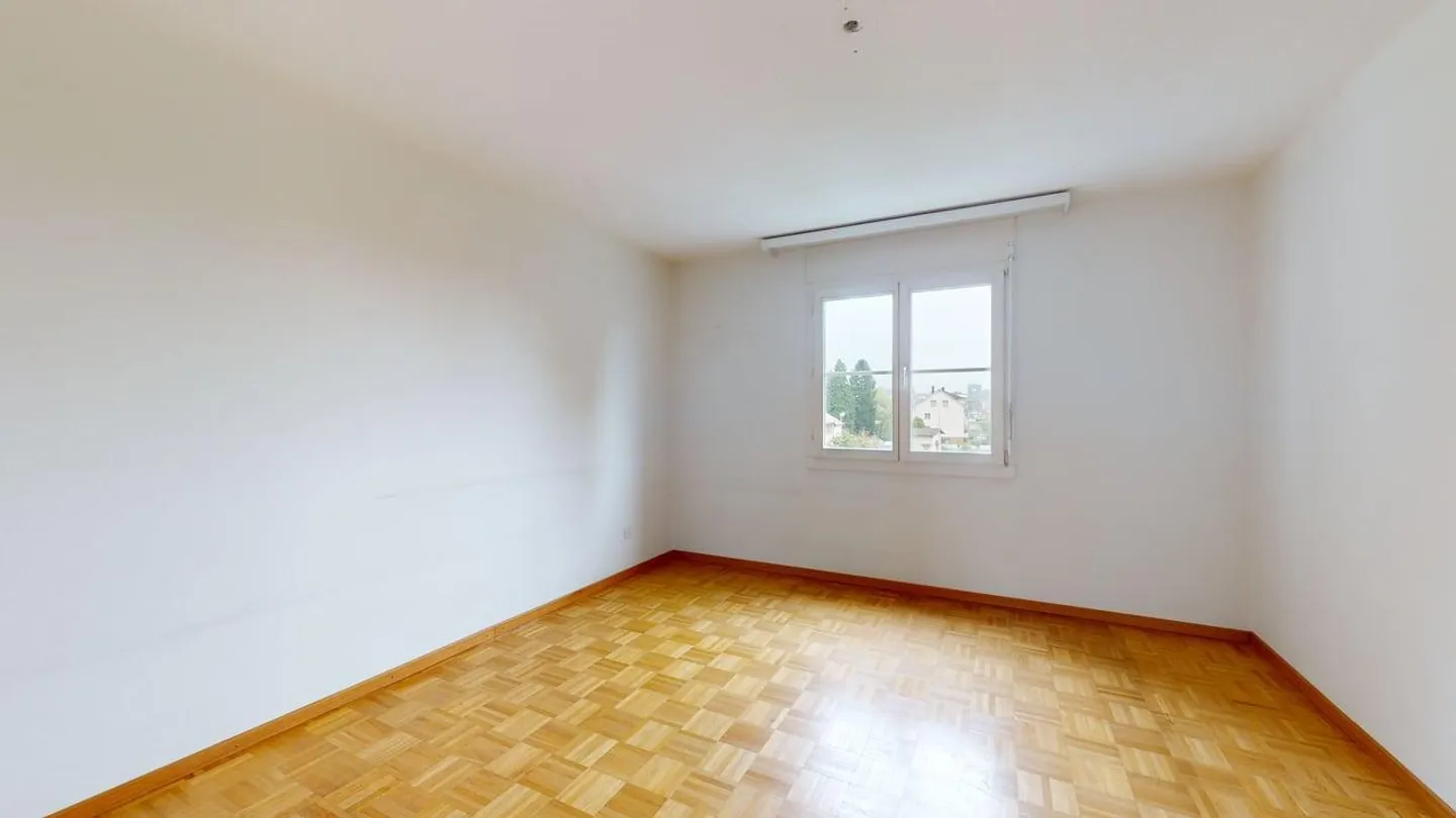 Occasione rara: Appartamento al piano terra con giardino privato a Grenchen! - Foto 8 di 10