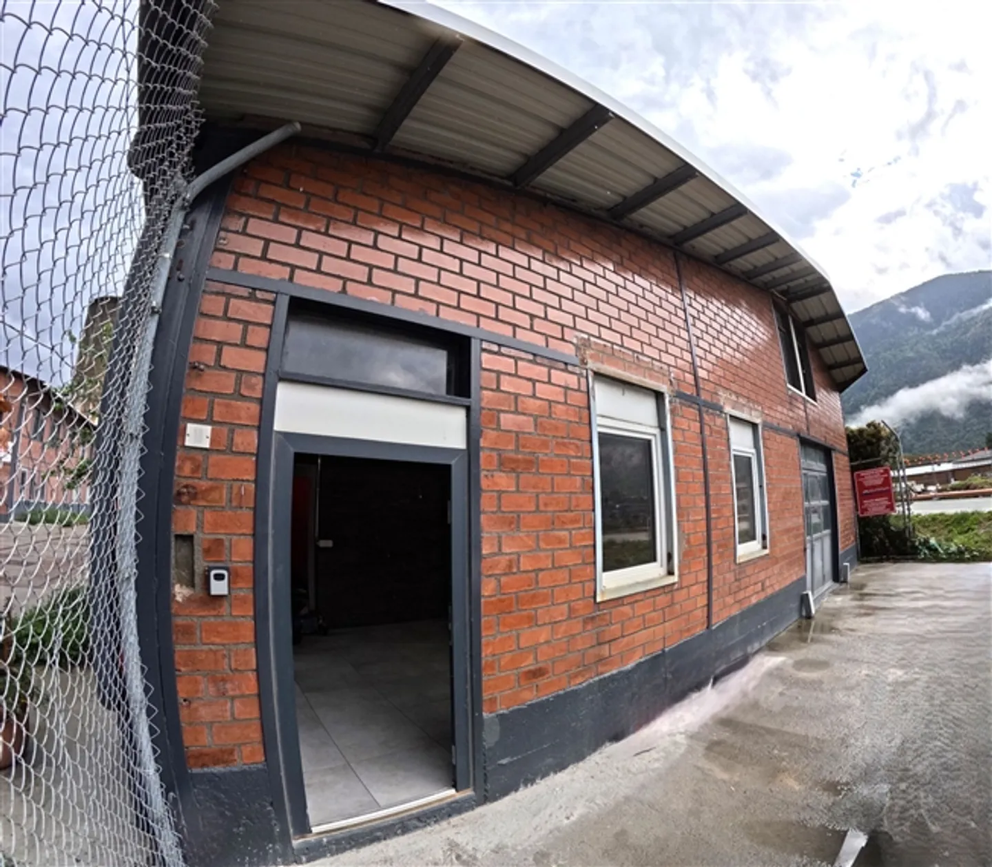 Dépôt dans l'usine d'aluminium - Photo 1 sur 1