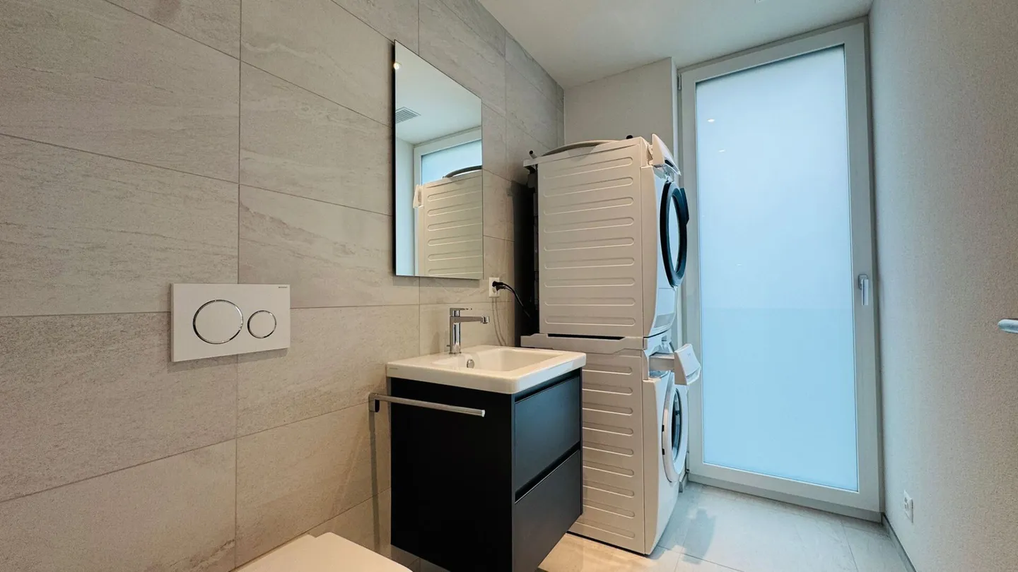 Appartamento esclusivo di 4,5 locali al 1° piano, incluso posto auto in garage sotterraneo - Foto 9 di 12