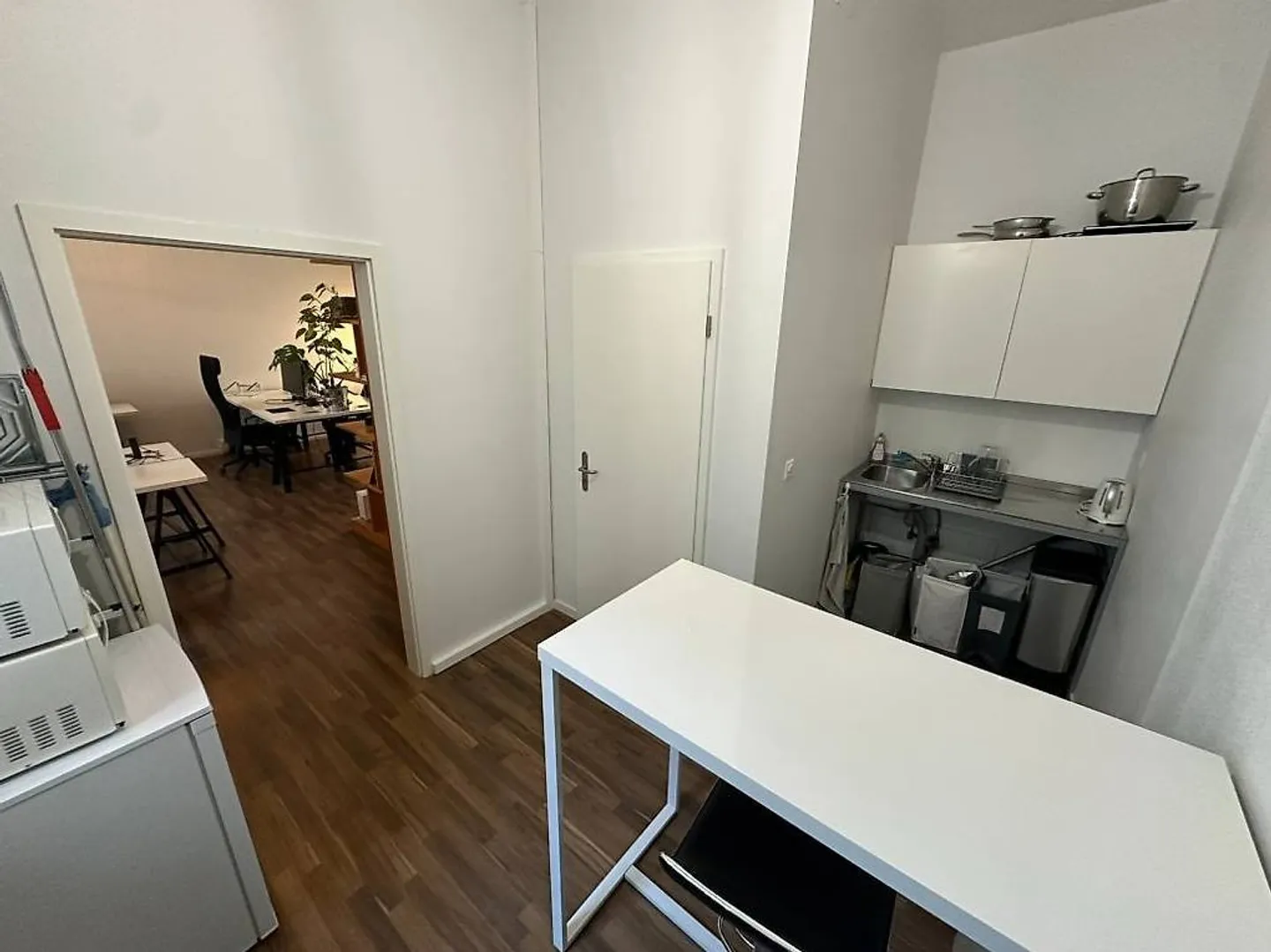 Commercial 2 rooms - Photo 2 of 3