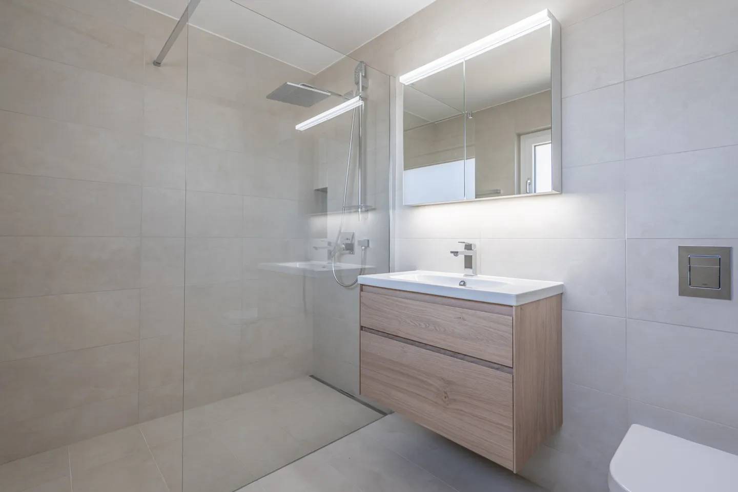 Magnificent 4.5-room apartment with spacious balcony on the top floor - Photo 7 of 9