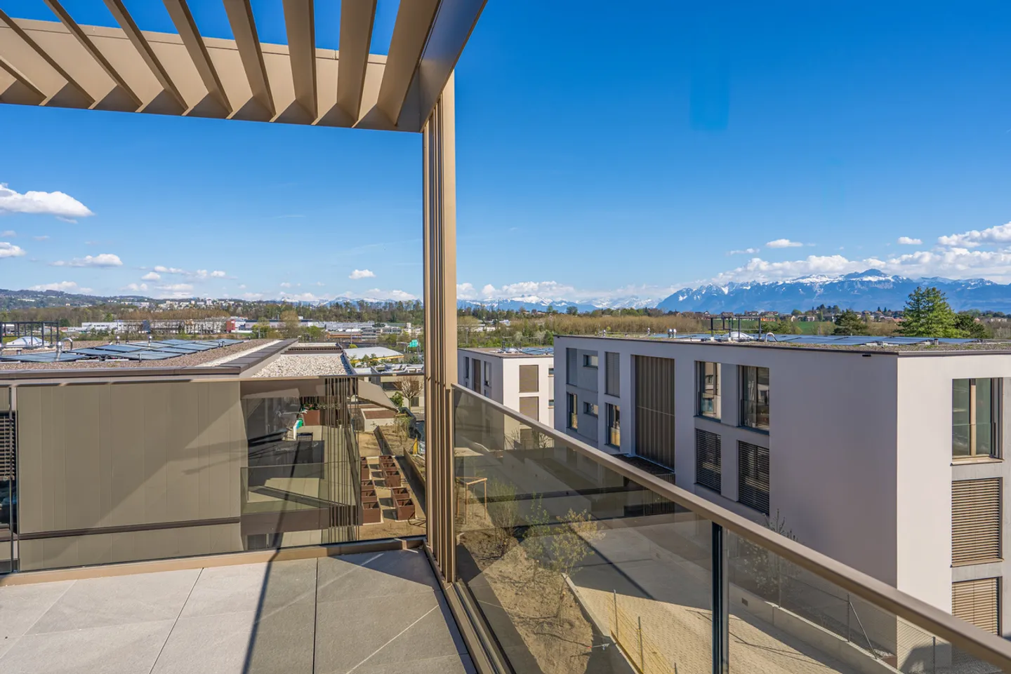 Magnificent 4.5-room apartment with spacious balcony on the top floor - Photo 9 of 9