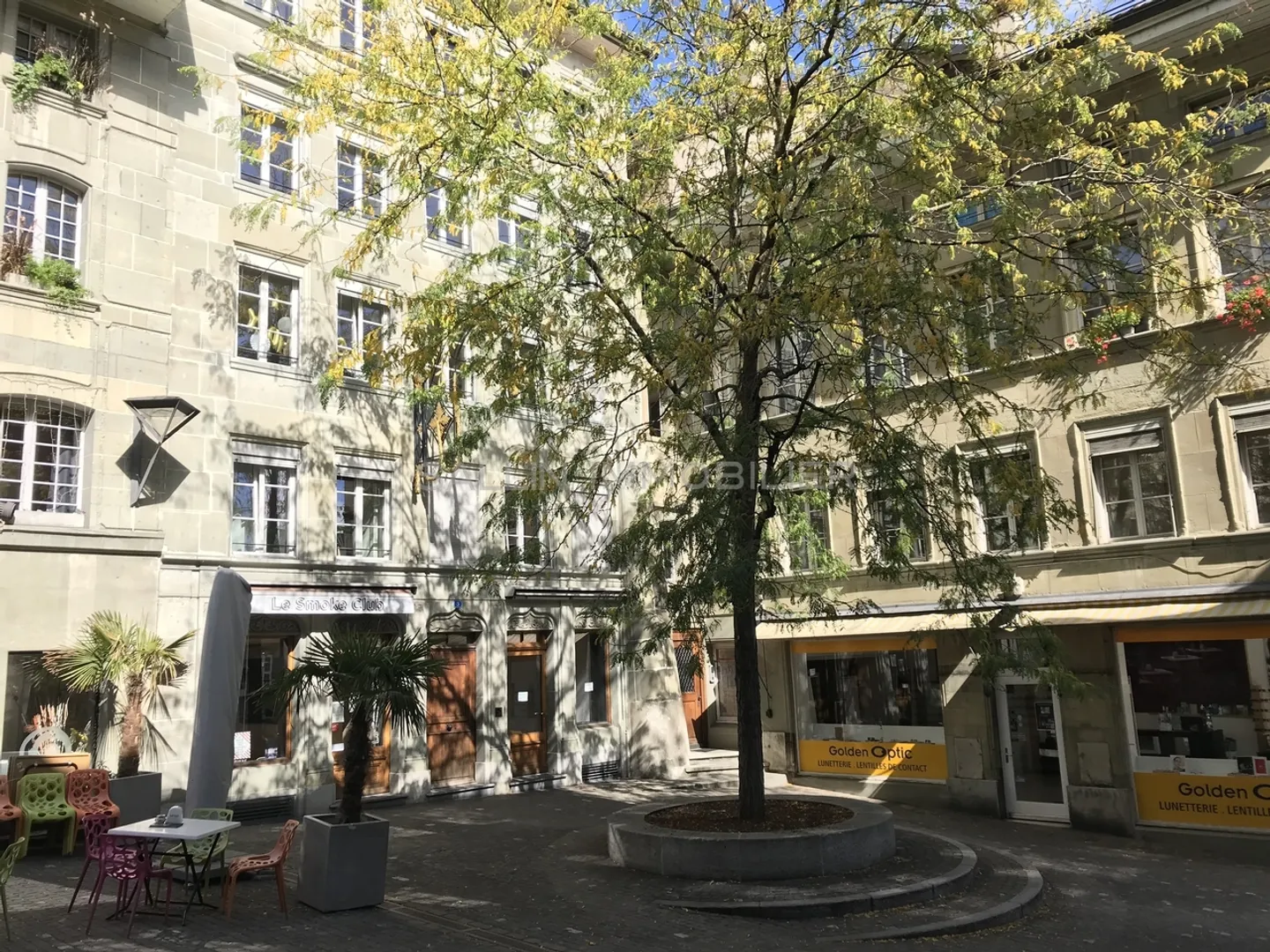 Spazio commerciale in una strada pedonale - Foto 1 di 7