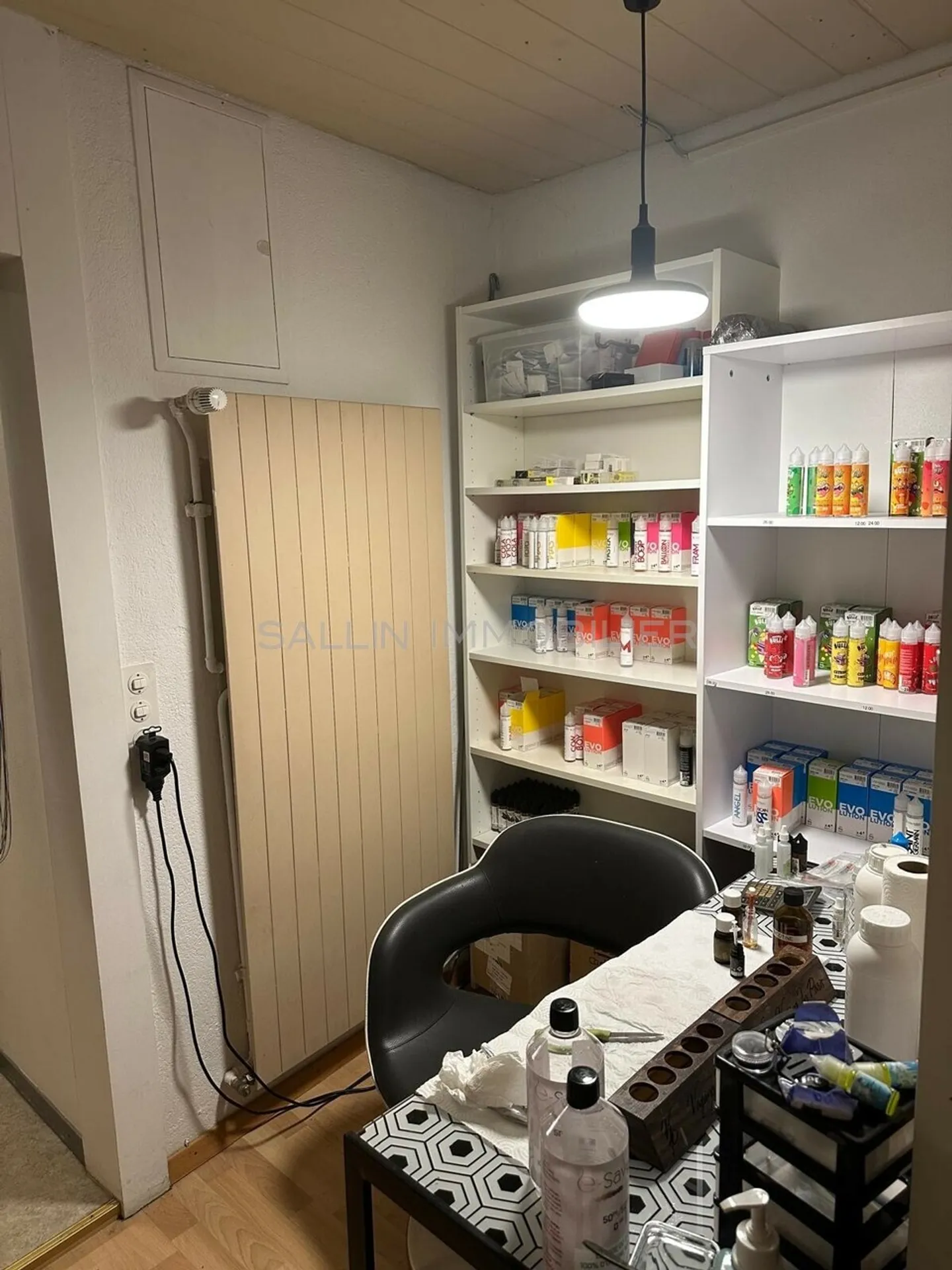 Spazio commerciale in una strada pedonale - Foto 6 di 7