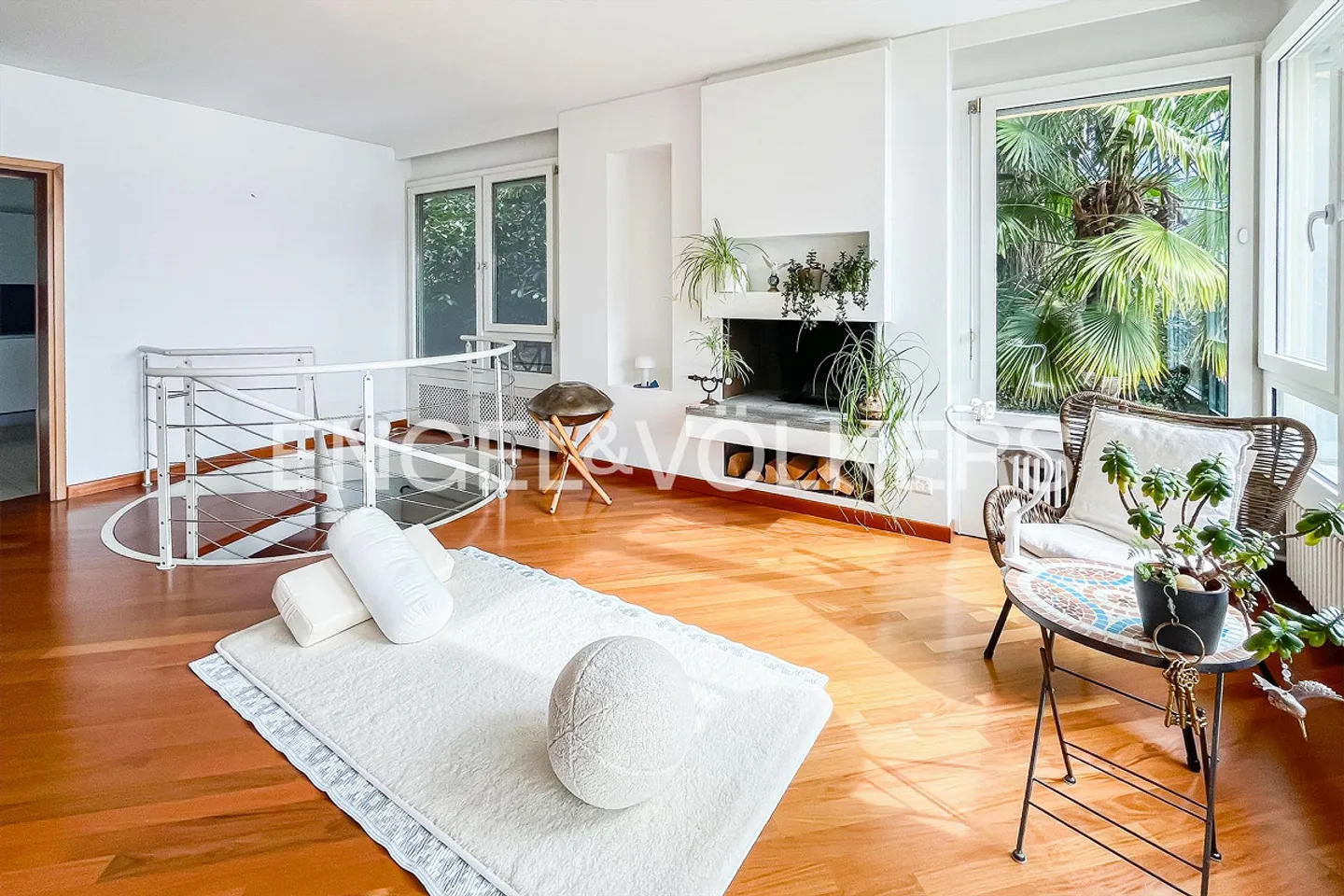 Beautiful duplex apartment with lake view - Photo 4 of 13