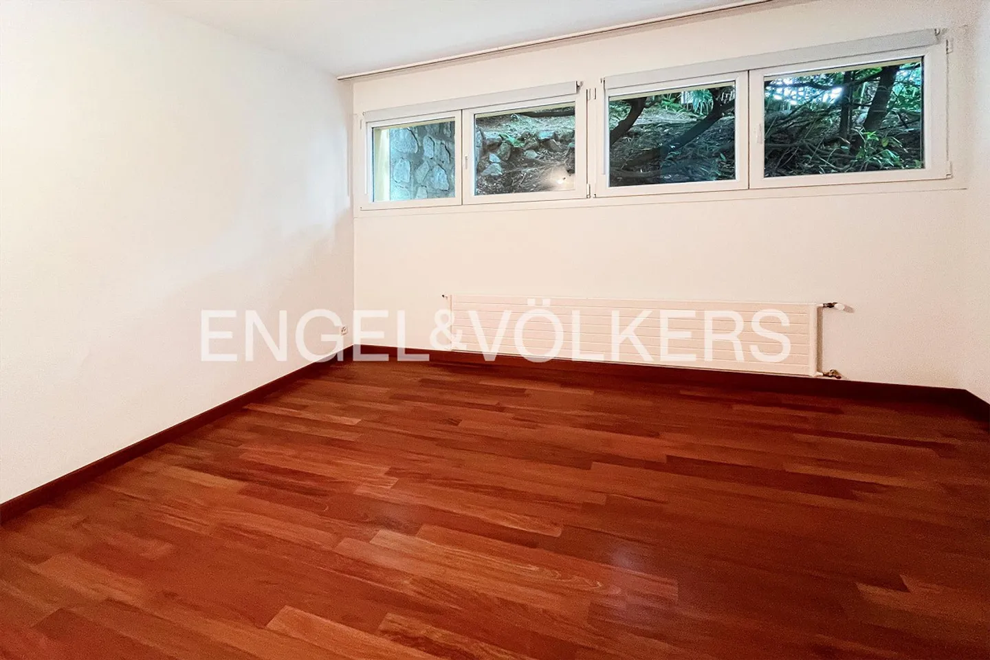 Beautiful duplex apartment with lake view - Photo 9 of 13