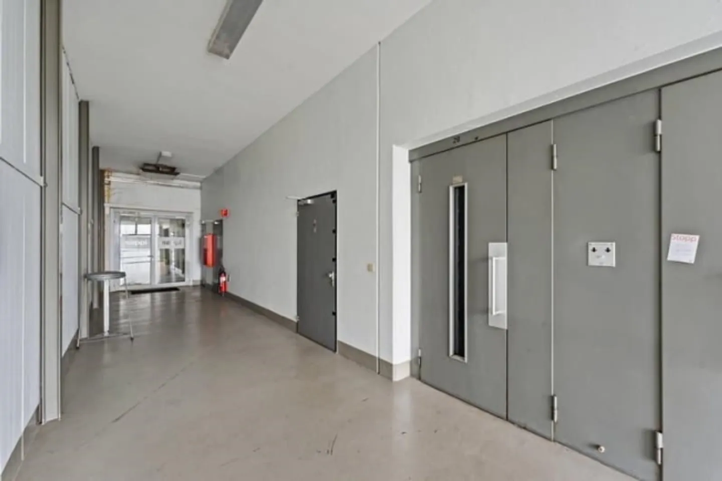Office space for rent - Photo 2 of 4