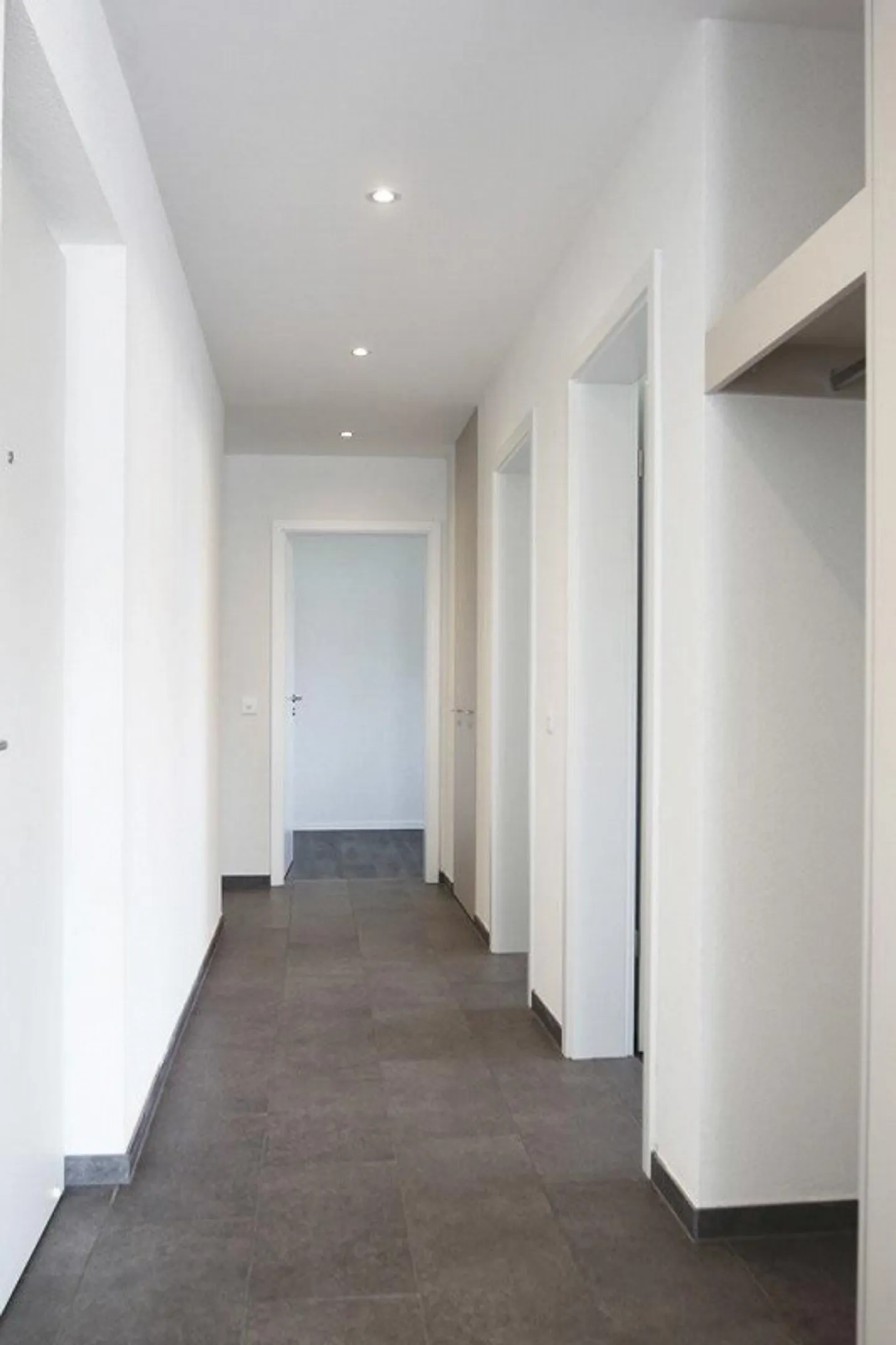 Moderne 4.5 Zimmerwohnung - Foto 10 von 12