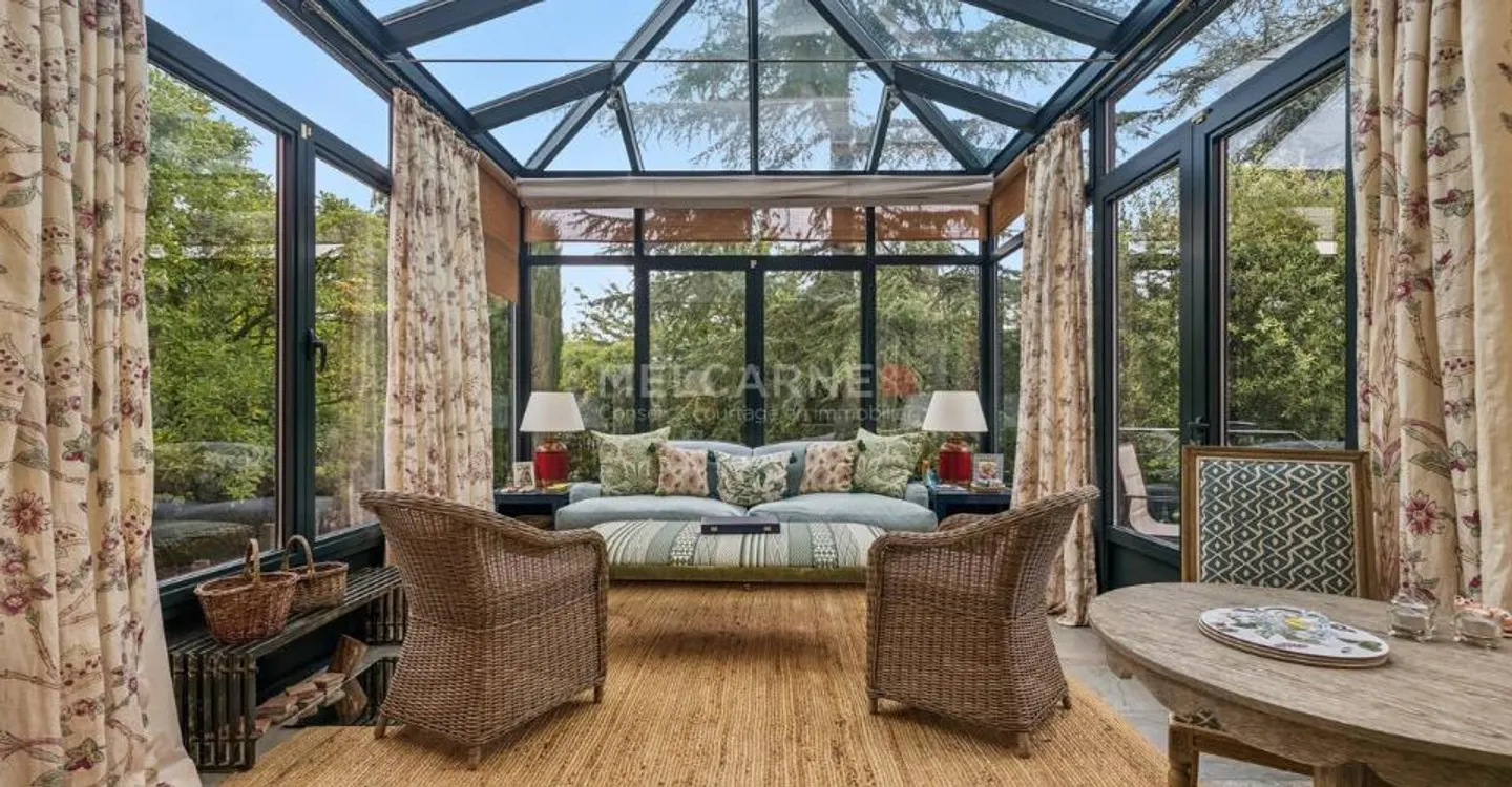 Exclusivity - Character Villa in a Green Setting in Chambésy - Photo 3 of 12