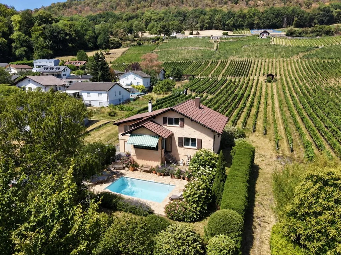 Propriété familiale en bordure de vignes avec permis de construire en force pour - Photo 1 of 13