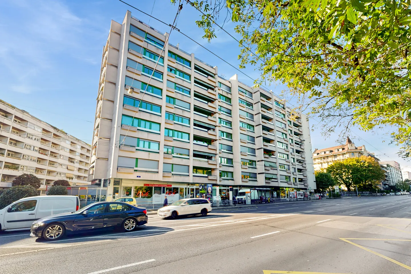 Rue de Lyon 59 in der Nähe von Cornavin, Bus und Straßenbahn - Tiefgaragenstellplatz - Foto 2 von 2