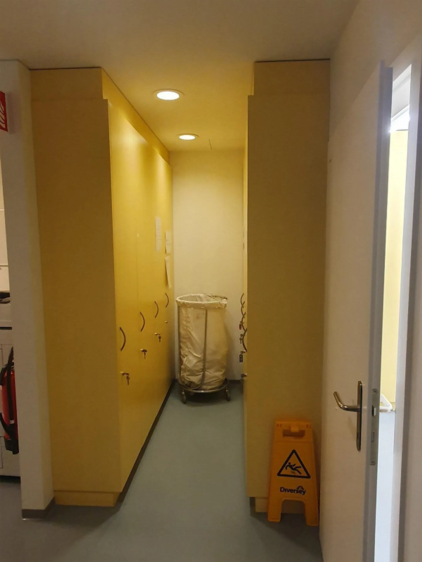 Spazi per uffici moderni, adatti anche come laboratorio o per terapia - Foto 13 di 17