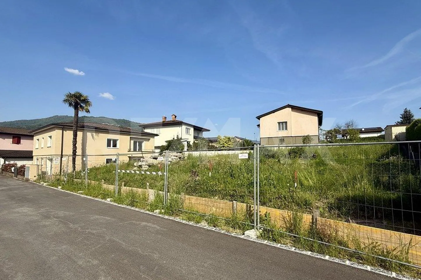 Terreno edificabile con licenza approvata per due villette monofamiliari - Foto 6 di 6