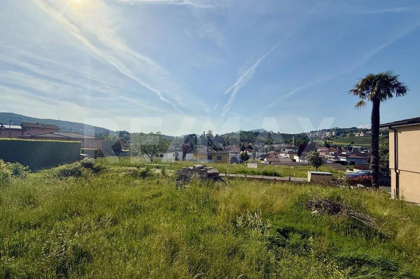 Terreno edificabile con licenza approvata per due villette monofamiliari - Foto 2 di 6