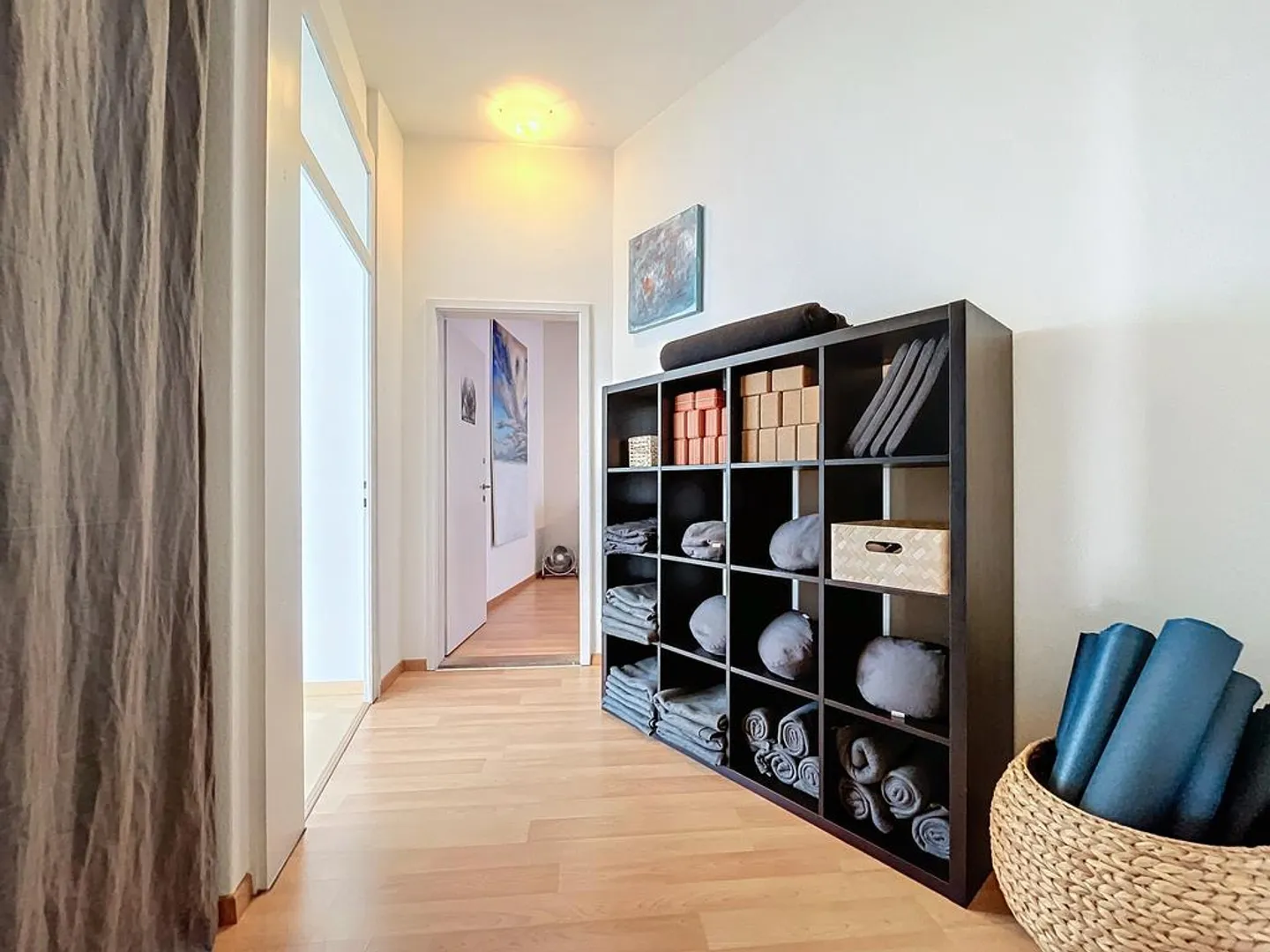 Bright commercial space in a central location - Photo 5 of 10