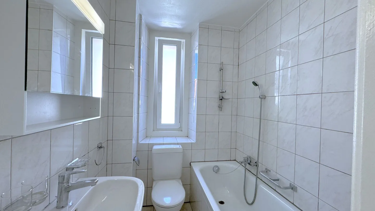 Appartement 4.5 moderne rénové à louer ! - Photo 8 sur 9