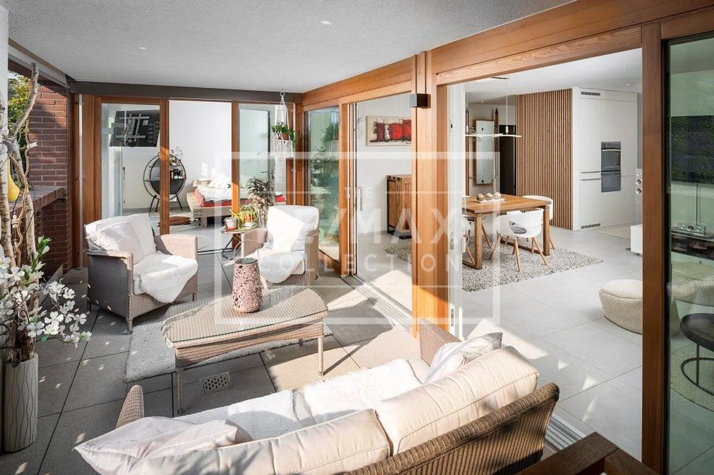 Moderne 2½-Zimmer-Wohnung in Uitikon - Foto 2 von 13