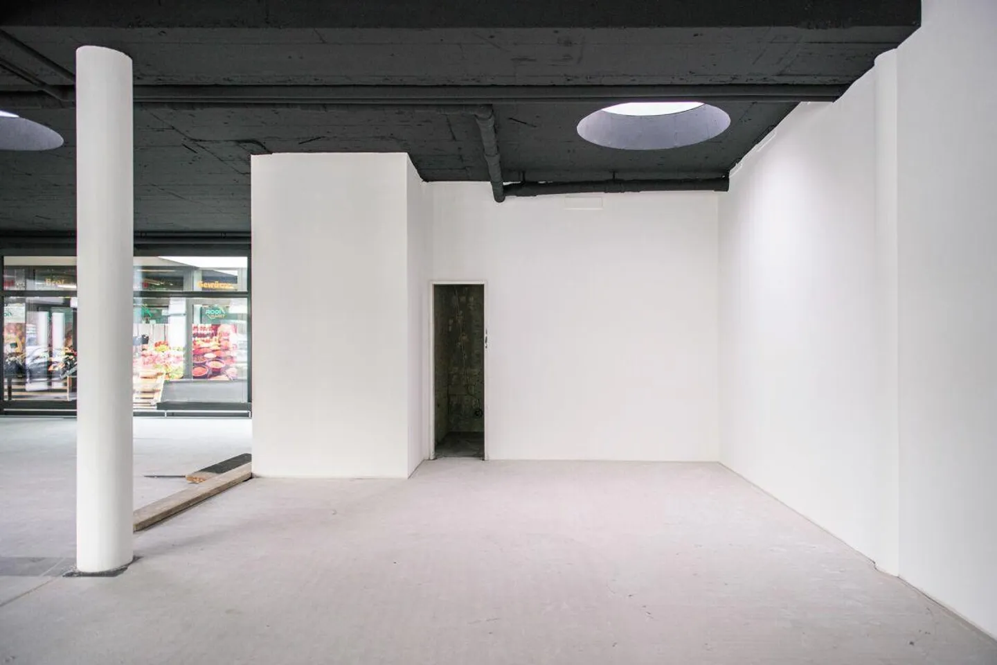 Flexible commercial space in a well-frequented main street - Photo 5 of 9