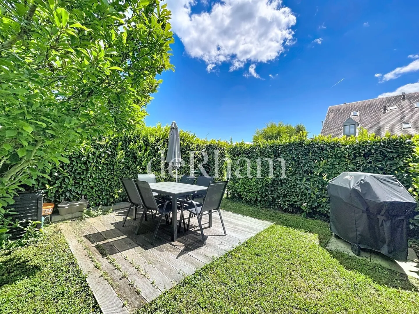 Between countryside and urban proximity, magnificent family penthouse! - Photo 1 of 13