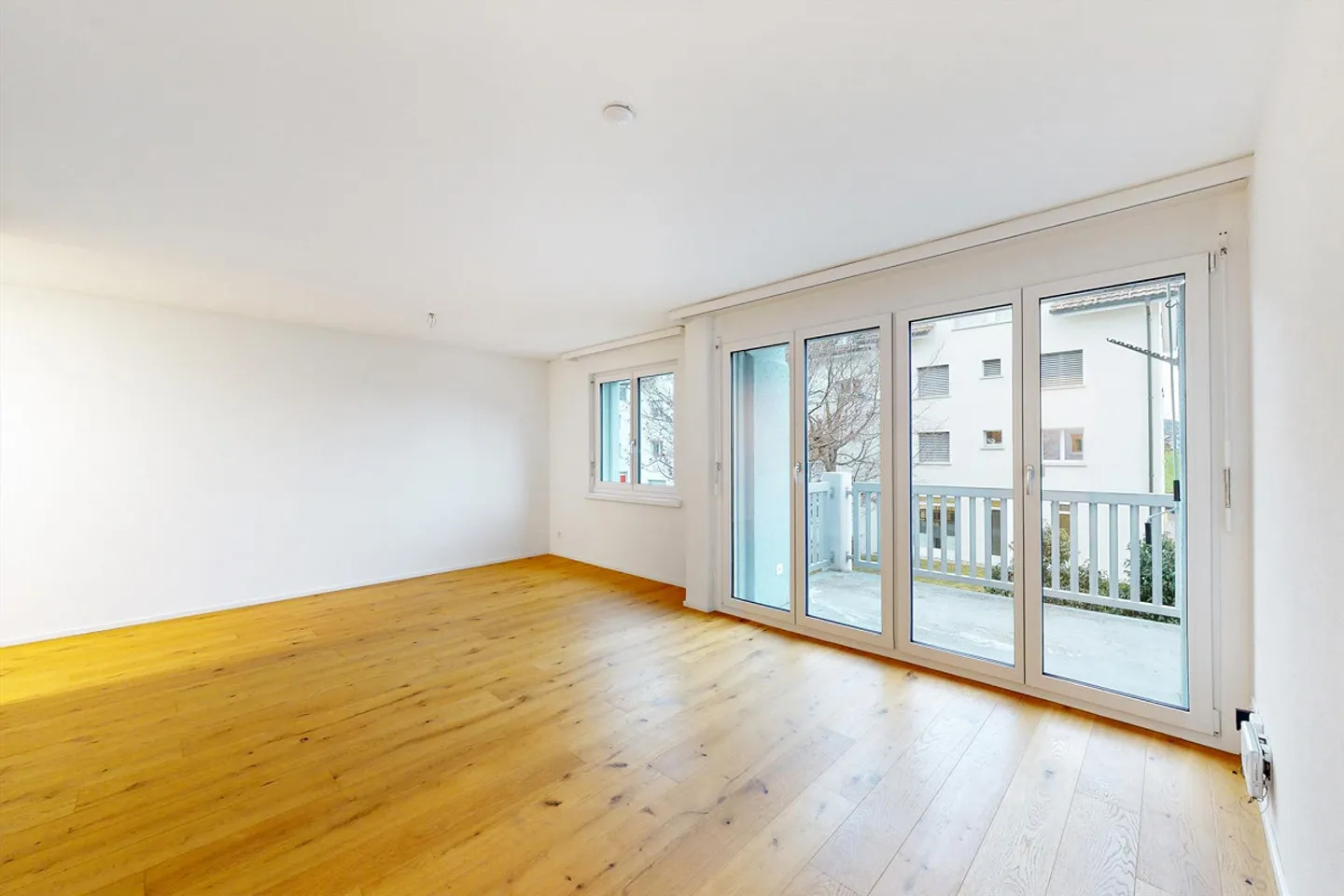 Ottimo appartamento singolo con balcone - Foto 7 di 8