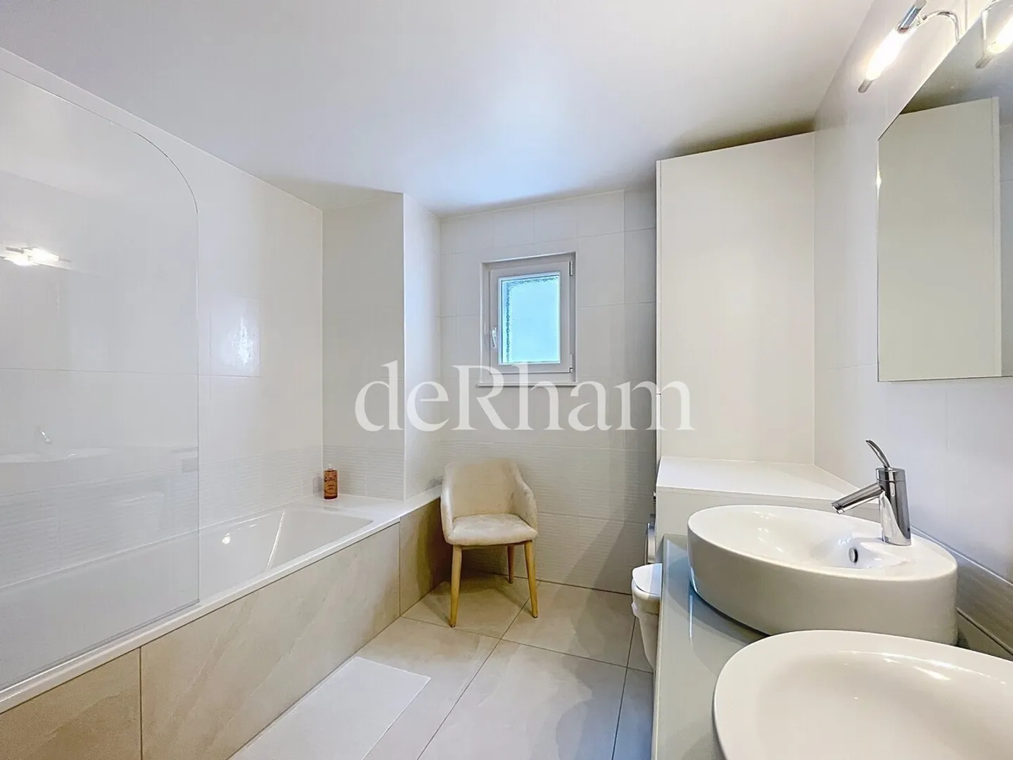 Between countryside and urban proximity, magnificent family penthouse! - Photo 9 of 13