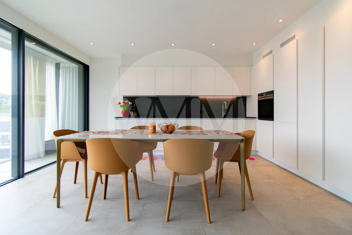 Appartement avec meubles, terrasse et belle vue - Photo 2 sur 18