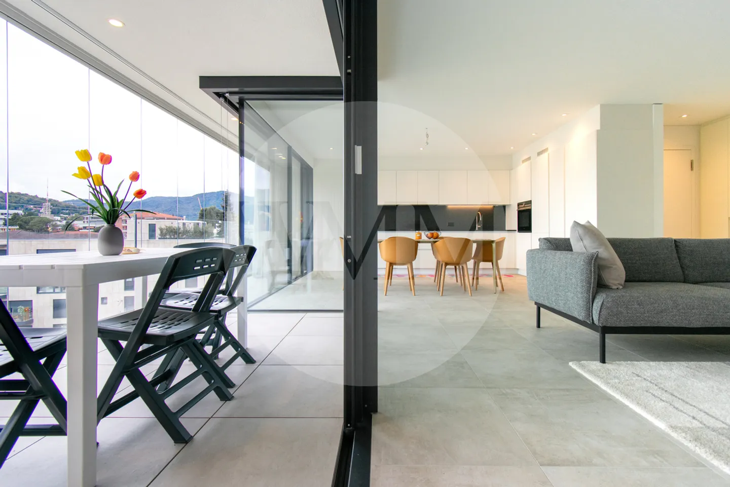 Appartement avec meubles, terrasse et belle vue - Photo 7 sur 18
