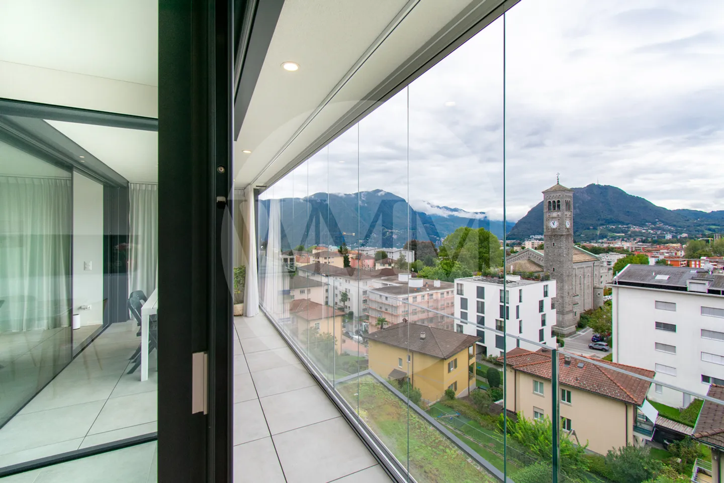Appartement avec meubles, terrasse et belle vue - Photo 8 sur 18
