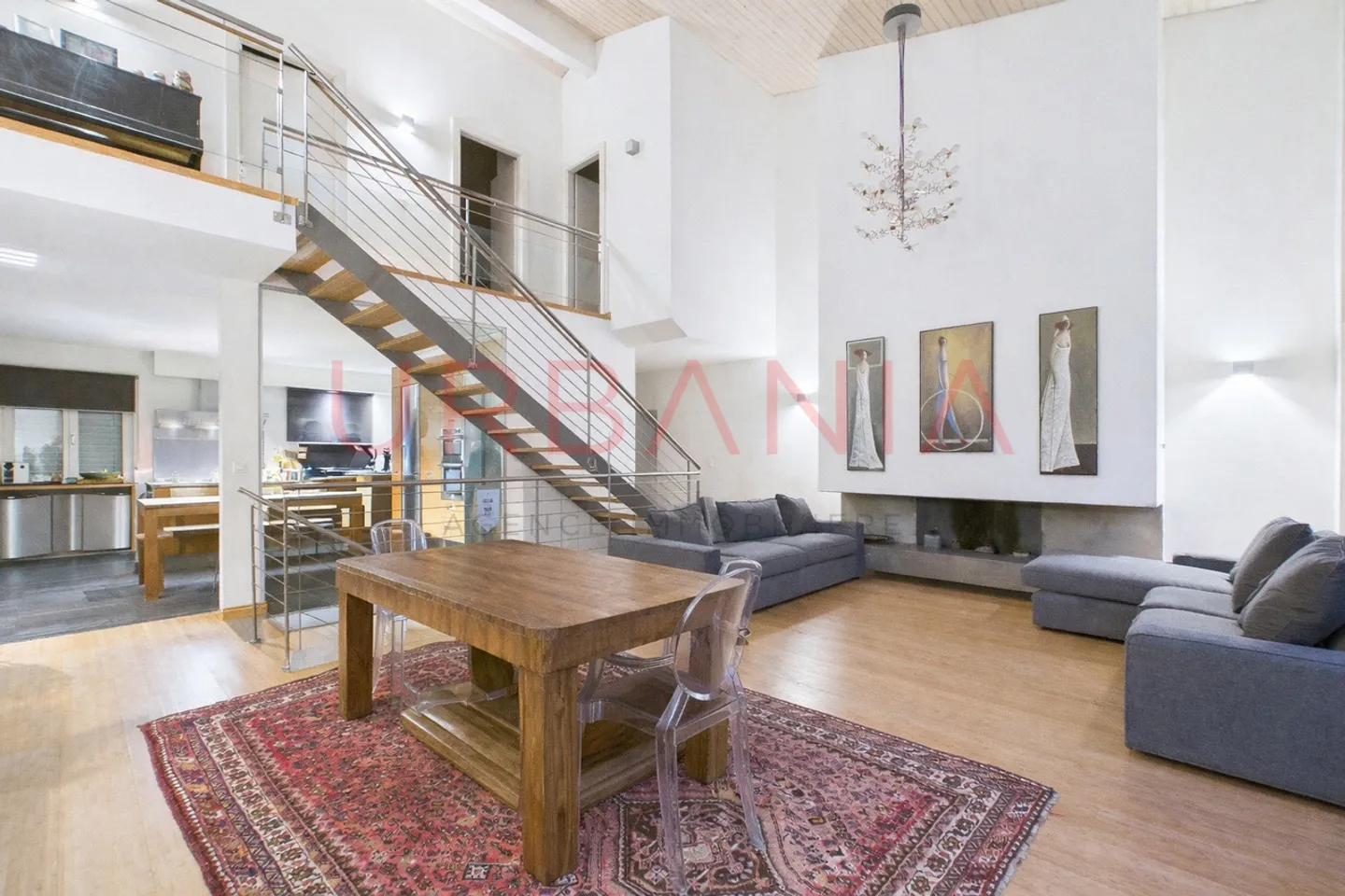 Wunderschönes Reihenhaus mit 6 Zimmern und Garten - Foto 1 von 12