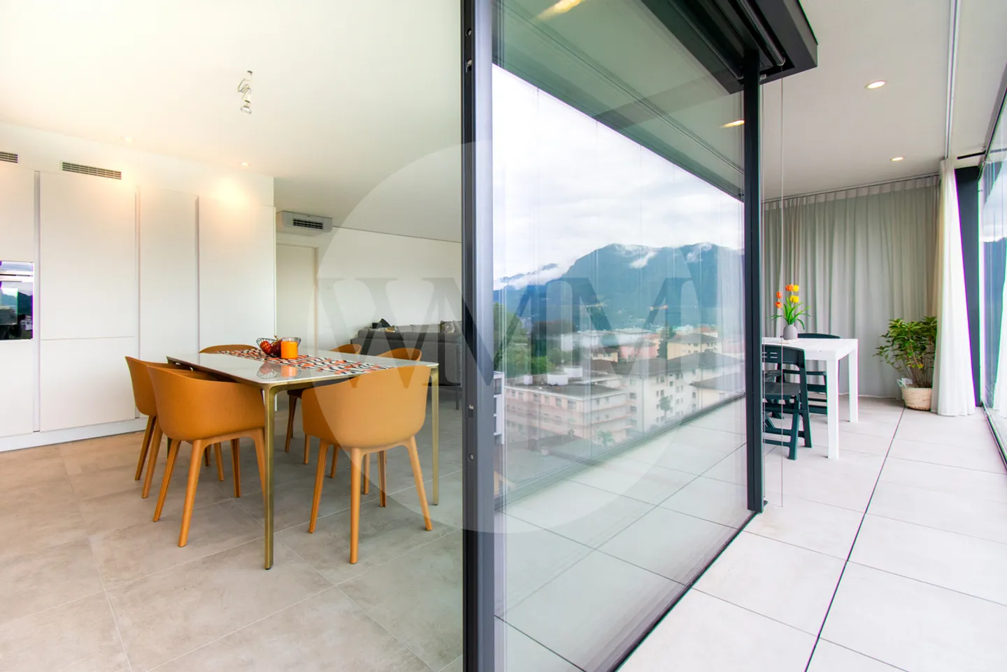 Appartement avec meubles, terrasse et belle vue - Photo 6 sur 18