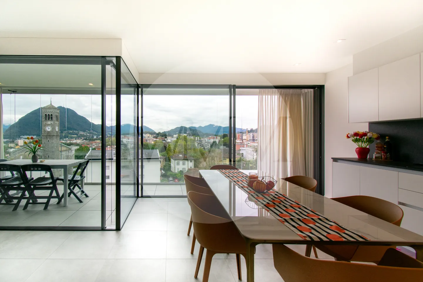 Appartement avec meubles, terrasse et belle vue - Photo 9 sur 18