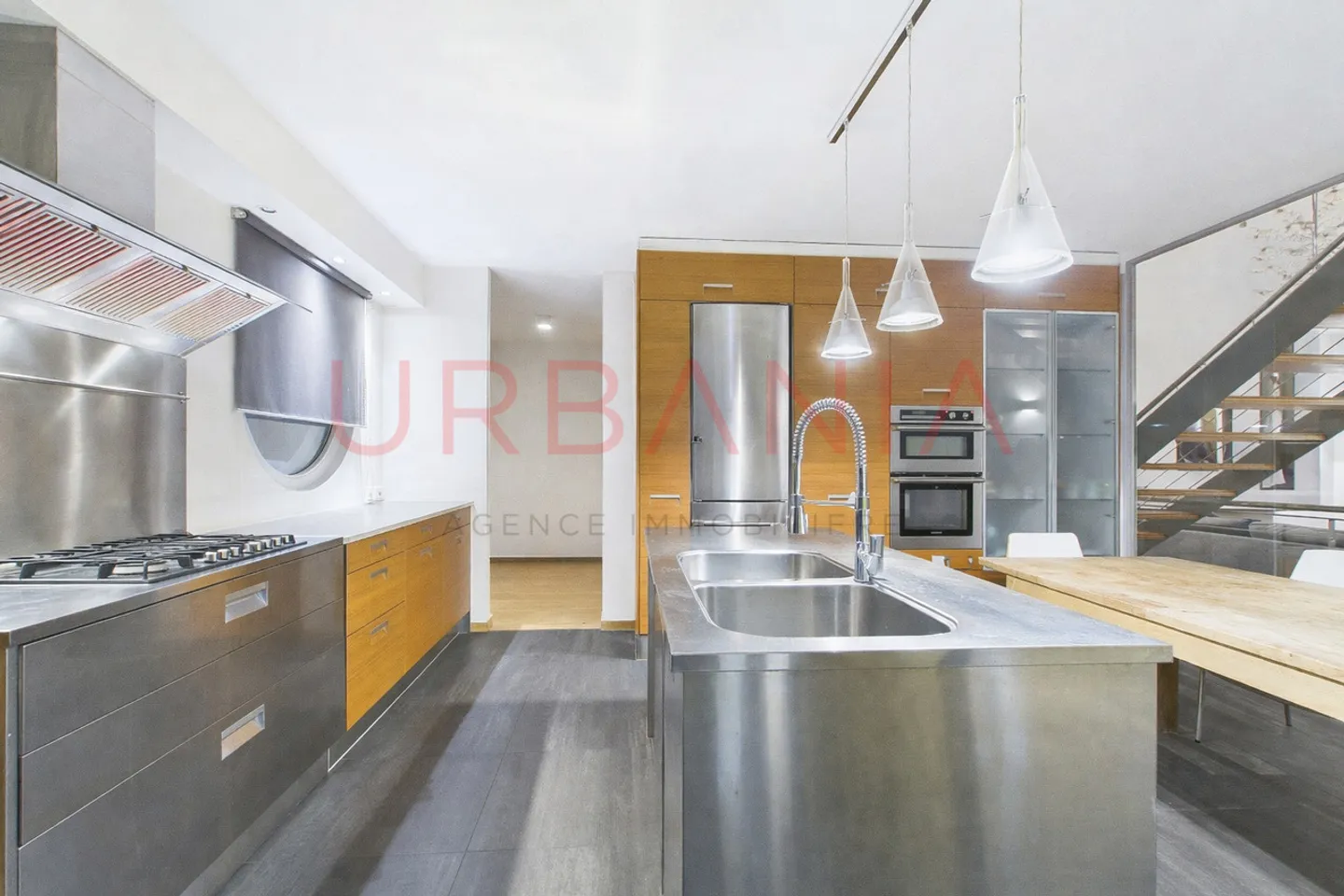 Wunderschönes Reihenhaus mit 6 Zimmern und Garten - Foto 2 von 12