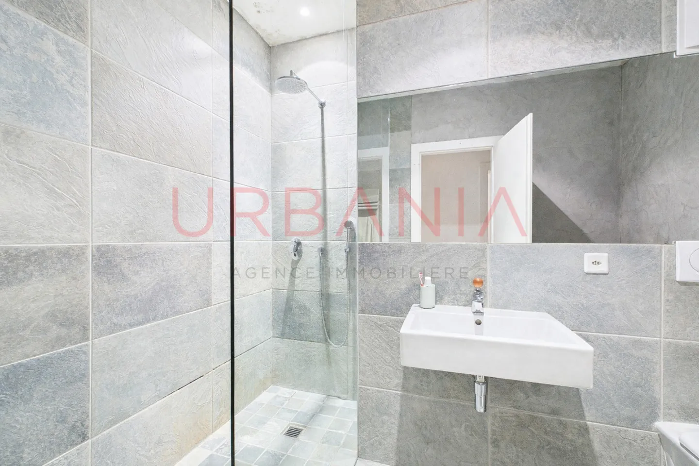 Wunderschönes Reihenhaus mit 6 Zimmern und Garten - Foto 11 von 12