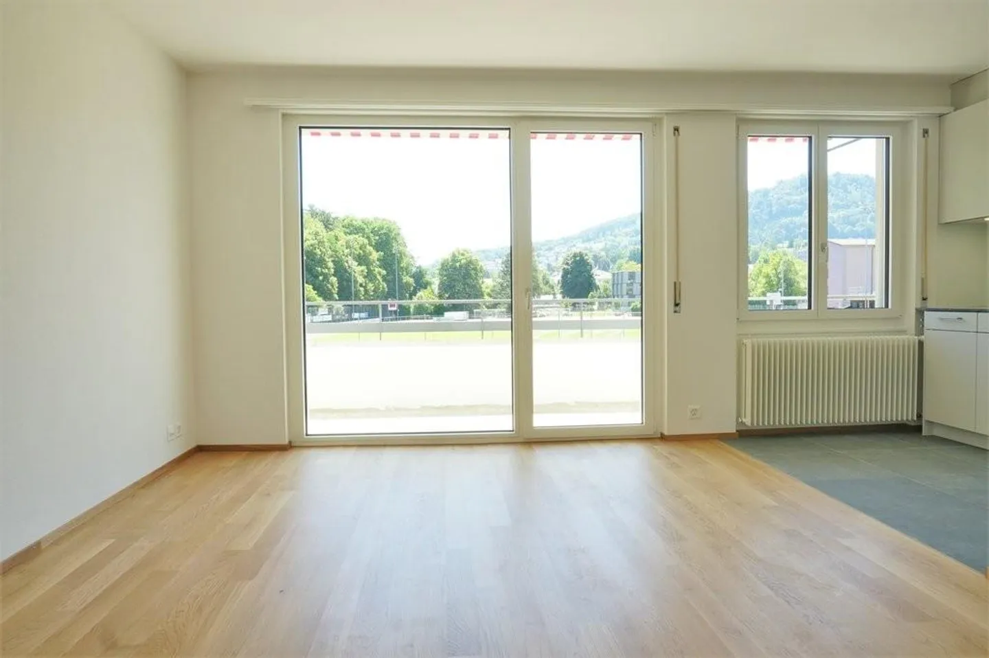 appartamento moderno ristrutturato con 2 camere - Foto 4 di 6