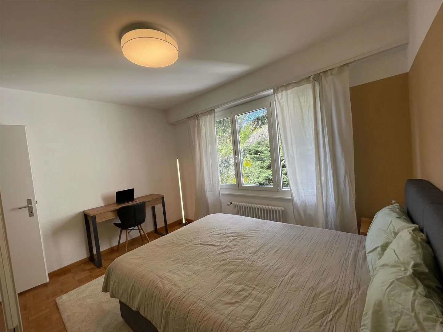 Room 1 - Photo 10 of 25