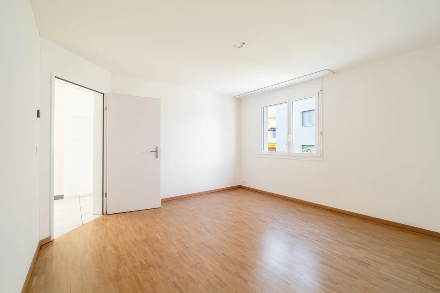 Familienfreundliche Wohnung im Grünen - Foto 3 von 7
