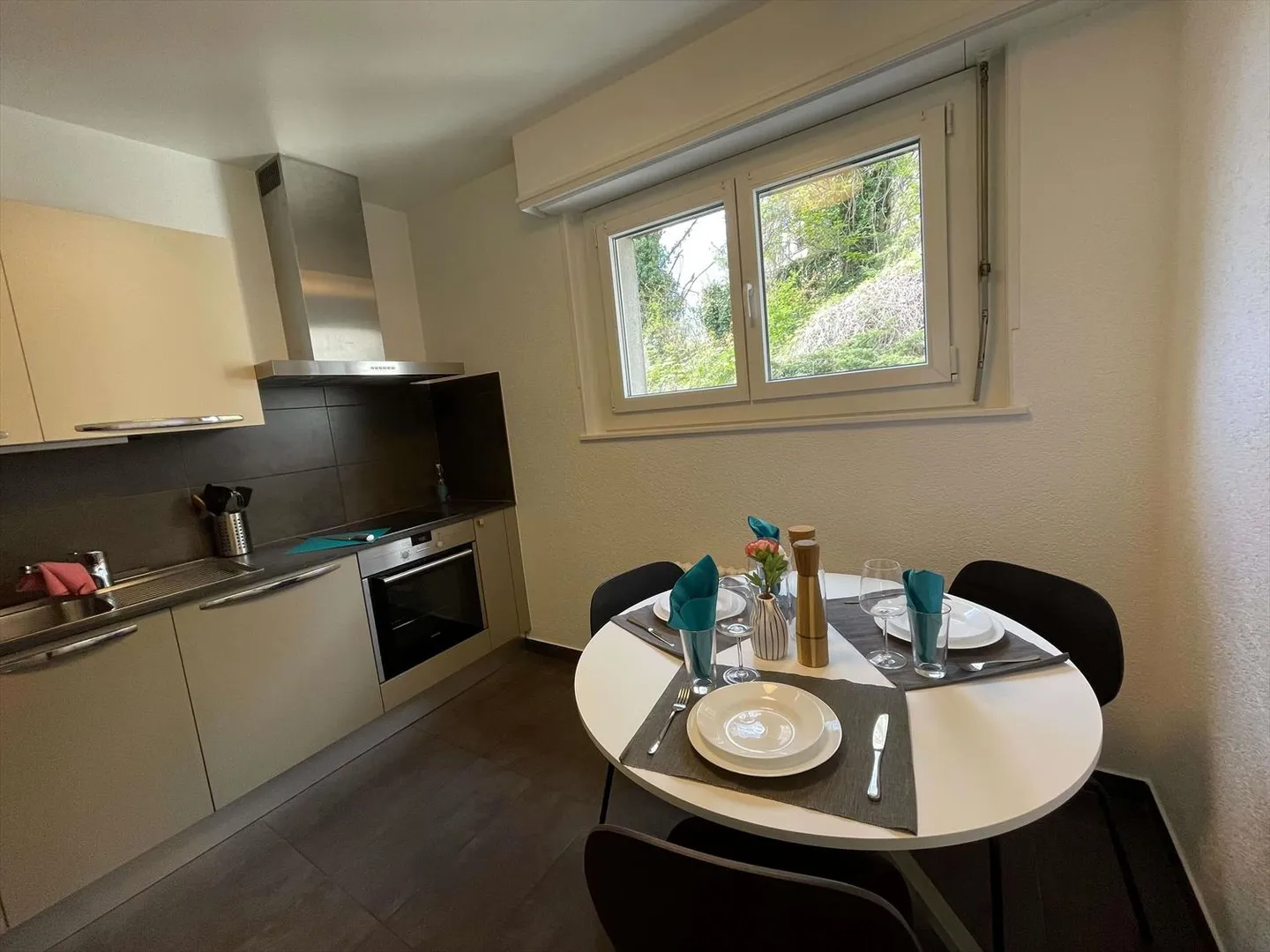 Room 1 - Photo 17 of 25