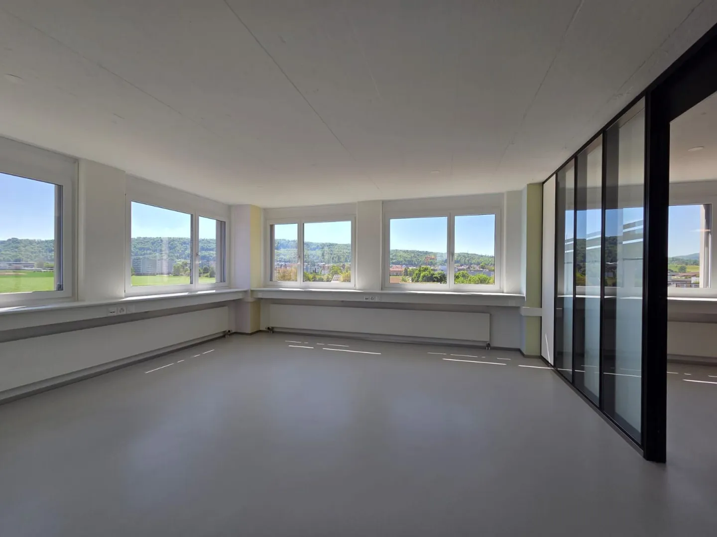 Spazi per uffici e commerciali rappresentativi con eccellenti collegamenti di trasporto - Foto 4 di 13