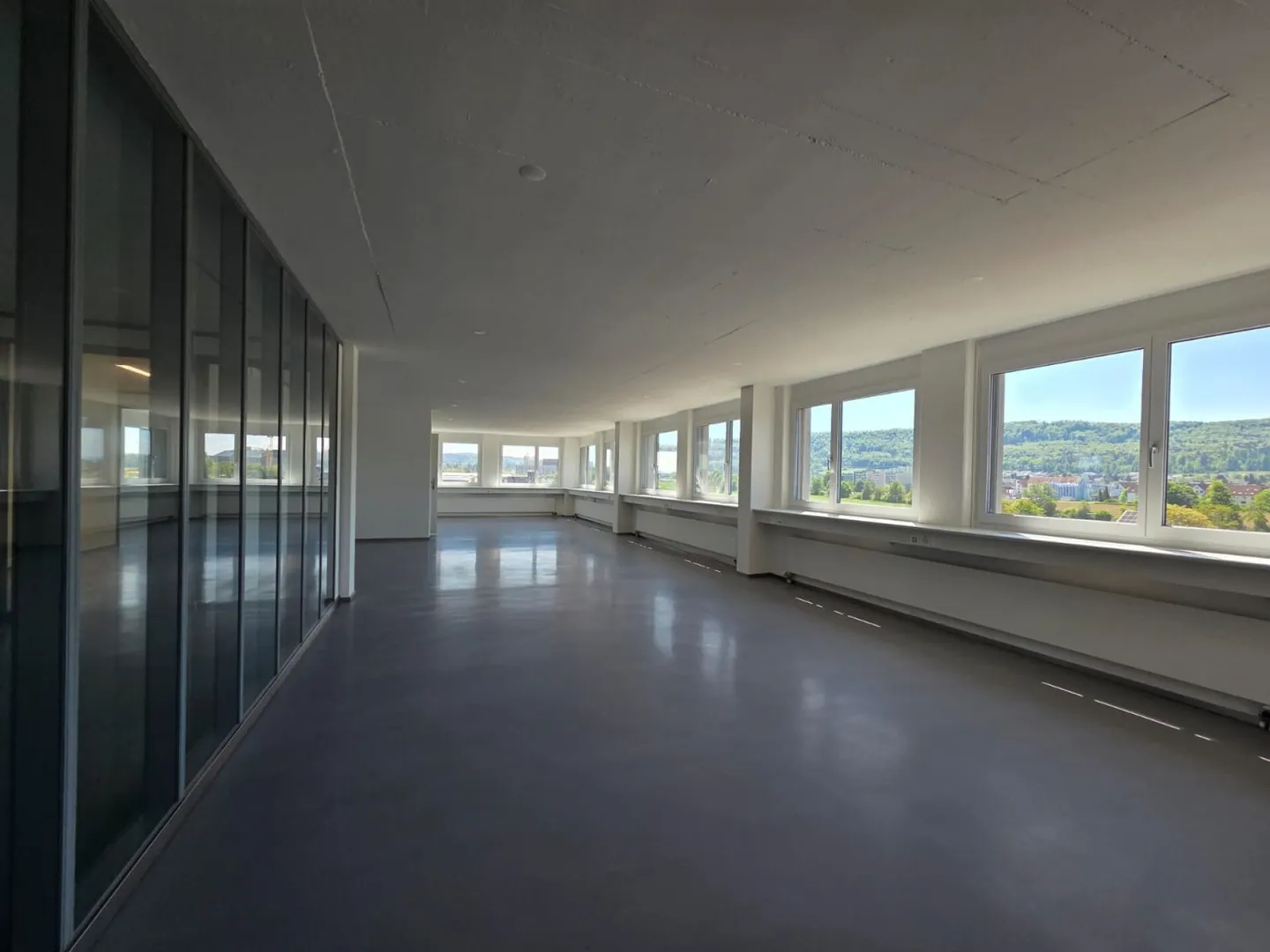 Spazi per uffici e commerciali rappresentativi con eccellenti collegamenti di trasporto - Foto 6 di 13