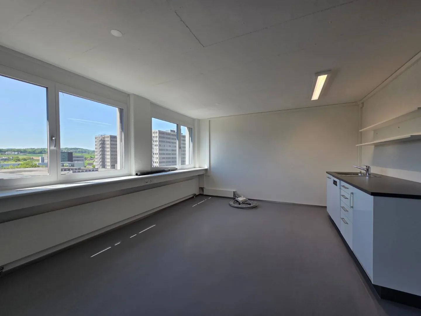 Spazi per uffici e commerciali rappresentativi con eccellenti collegamenti di trasporto - Foto 7 di 13