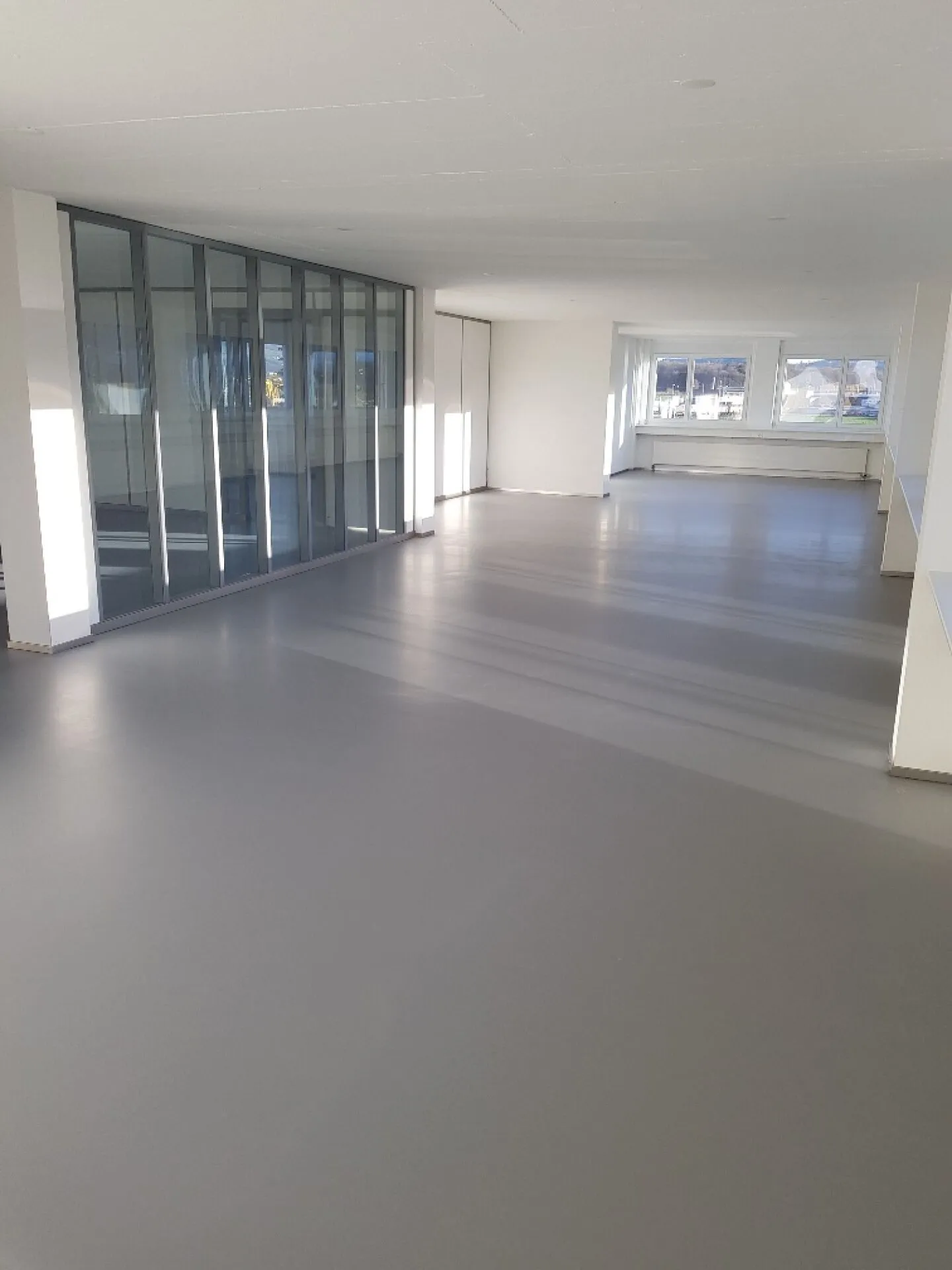 Spazi per uffici e commerciali rappresentativi con eccellenti collegamenti di trasporto - Foto 8 di 13