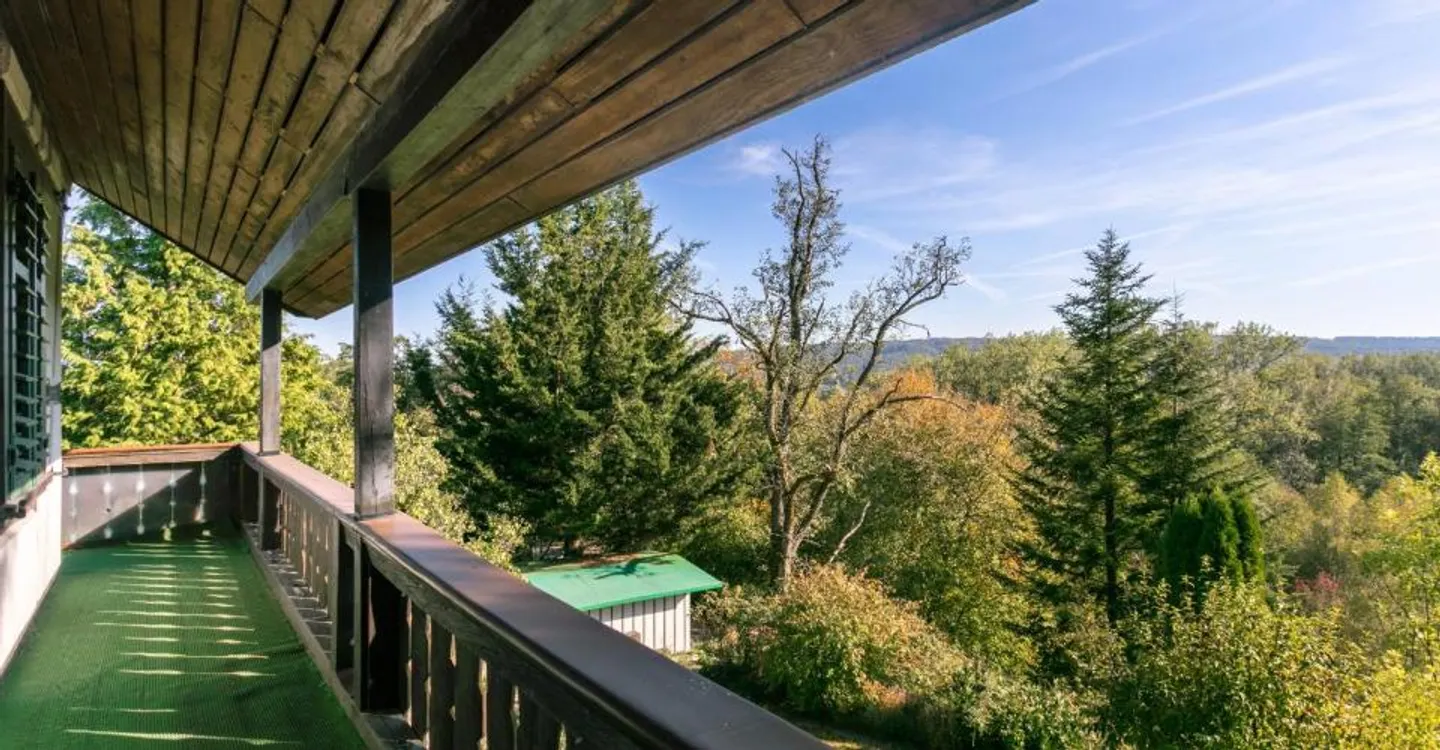 Terrain à bâtir avec propriété existante et son propre cadre naturel - Photo 3 sur 5