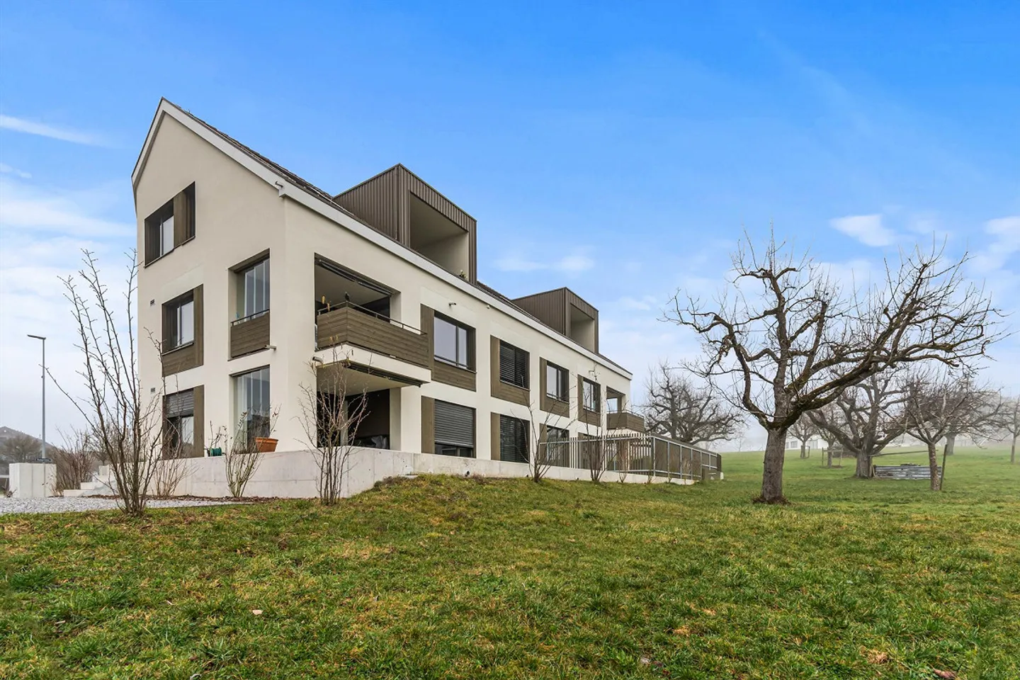 Vivere modernamente con vista sulle Alpi - Foto 2 di 19